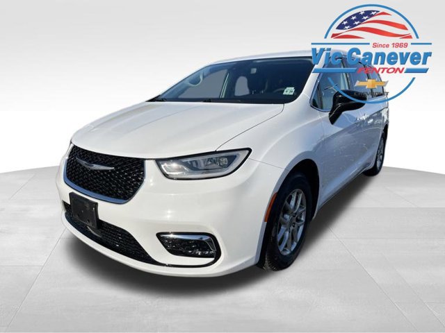 Used 2024 Chrysler Pacifica Touring-L