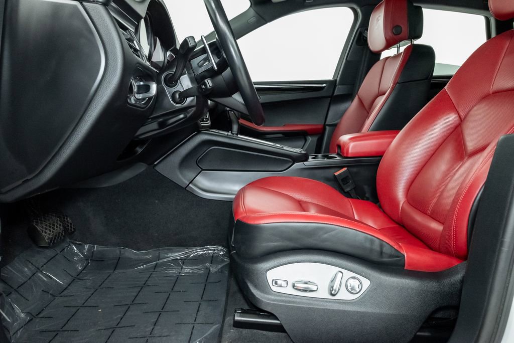 Used 2022 Porsche Macan image 15