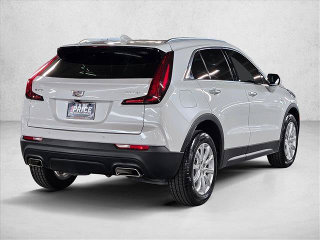 Used 2023 Cadillac XT4 Luxury w/ Cold Weather Package FWD image 5