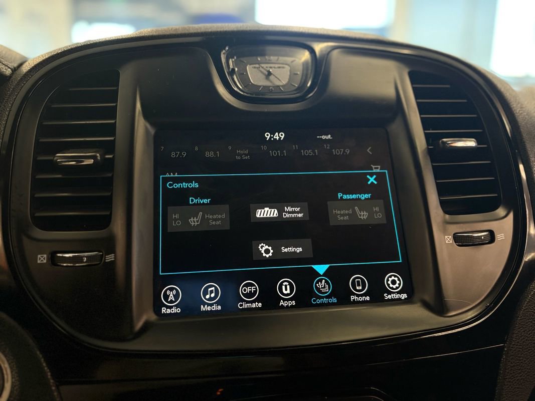 Used 2017 Chrysler 300 S image 29