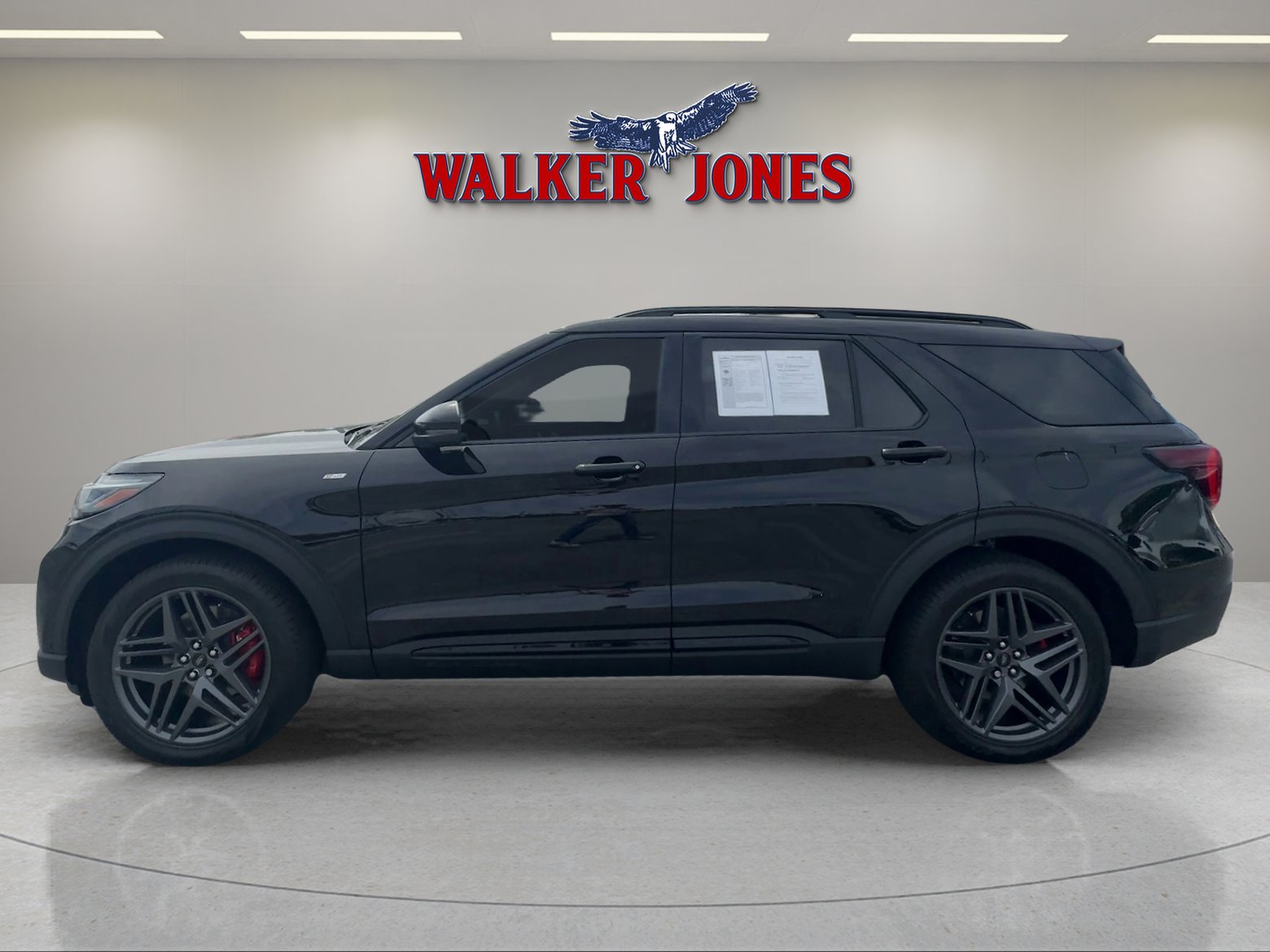 Used 2026 Ford Explorer ST-Line w/ ST-Line Street Pack image 4