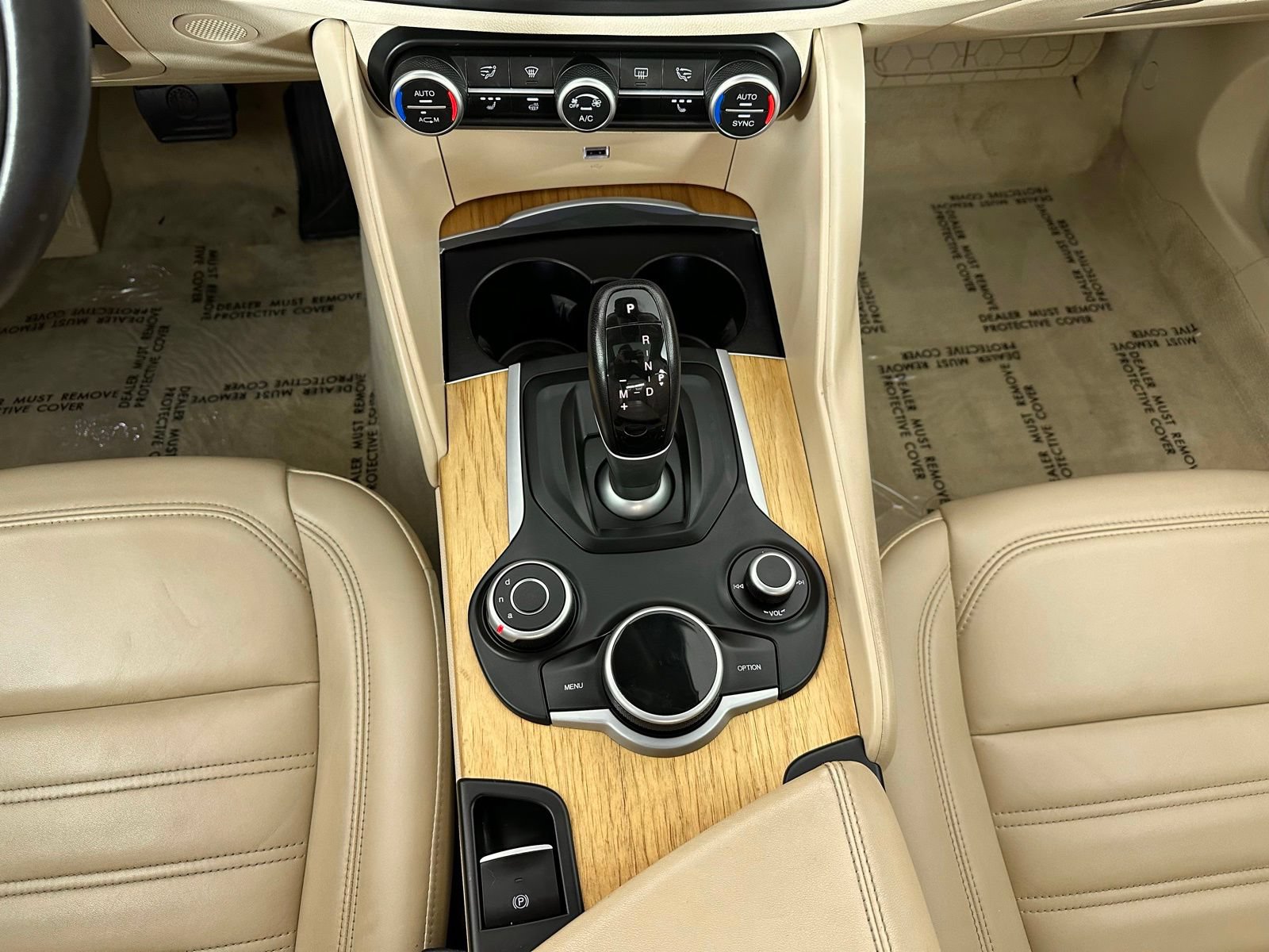 Used 2017 Alfa Romeo Giulia Ti w/ TI Lusso Light Wood Package AWD/4WD image 16