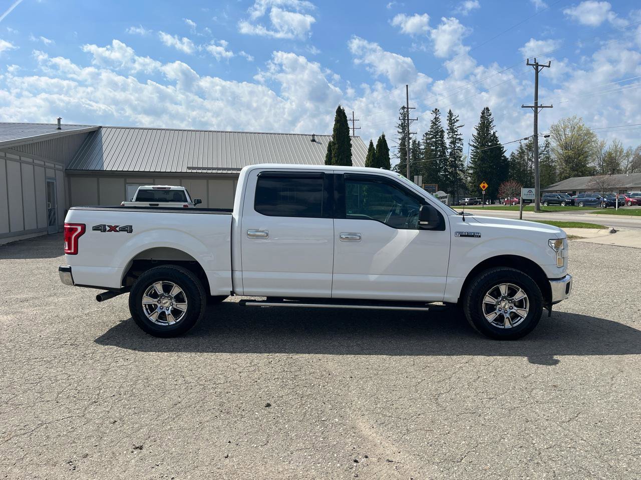 Used 2017 Ford F150 XLT w/ Equipment Group 302A Luxury image 6