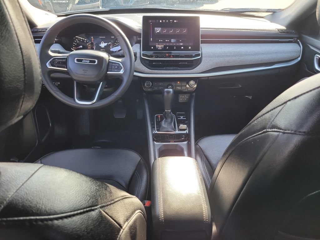 Used 2024 Jeep Compass Latitude AWD/4WD image 14