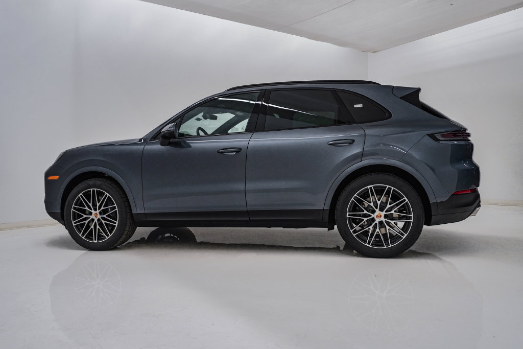 New 2026 Porsche Cayenne AWD/4WD image 2