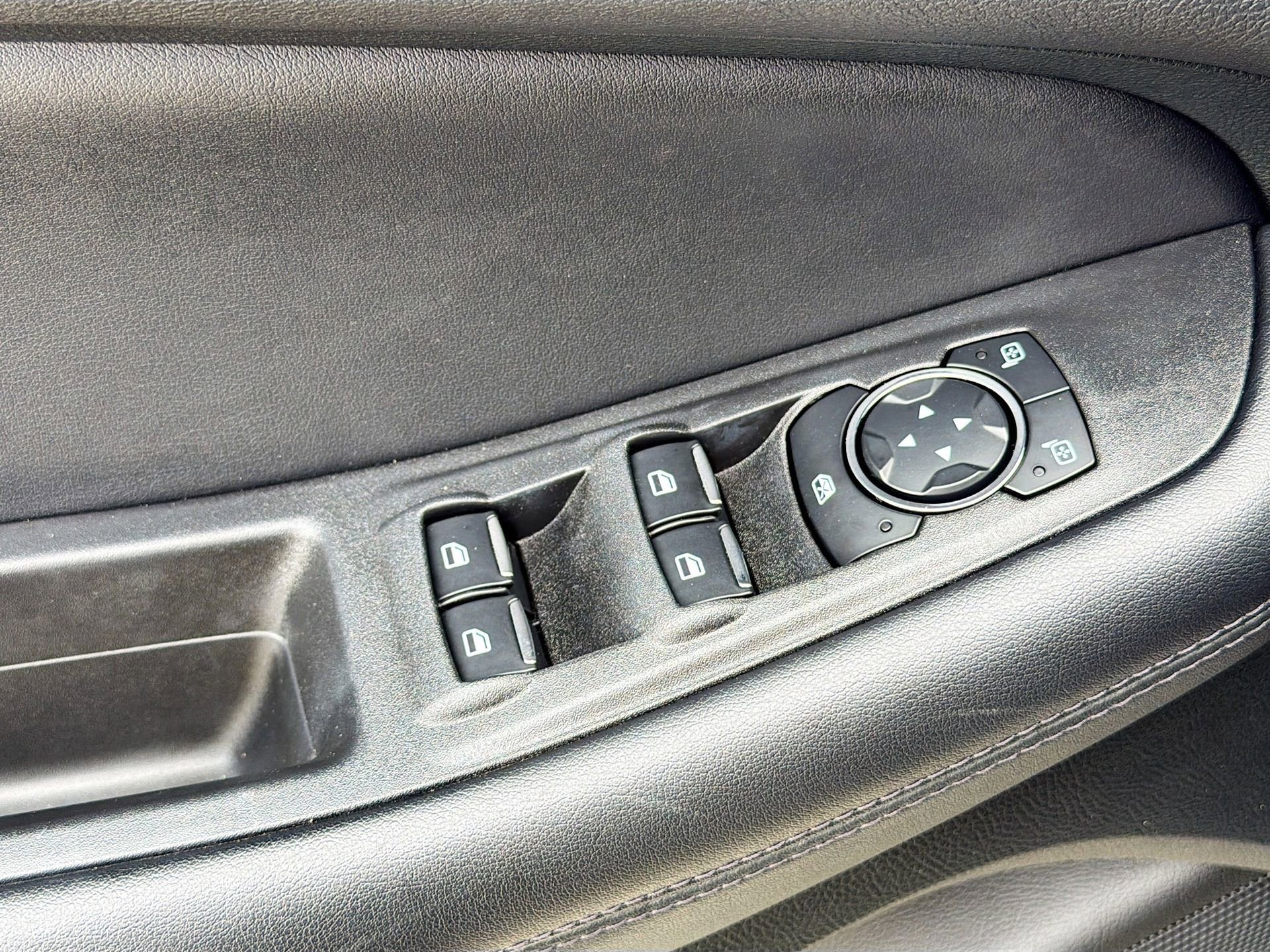 Used 2024 Ford Edge SEL w/ Convenience Package image 21