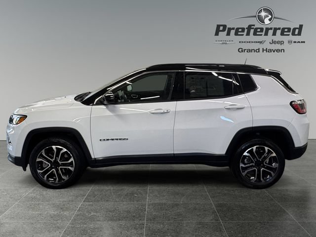 Used 2023 Jeep Compass Limited AWD/4WD image 10