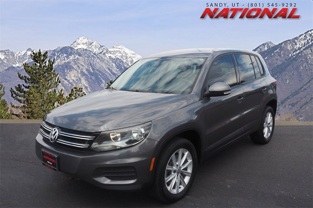 Used 2018 Volkswagen Tiguan Limited w/ Alloy Wheels Package