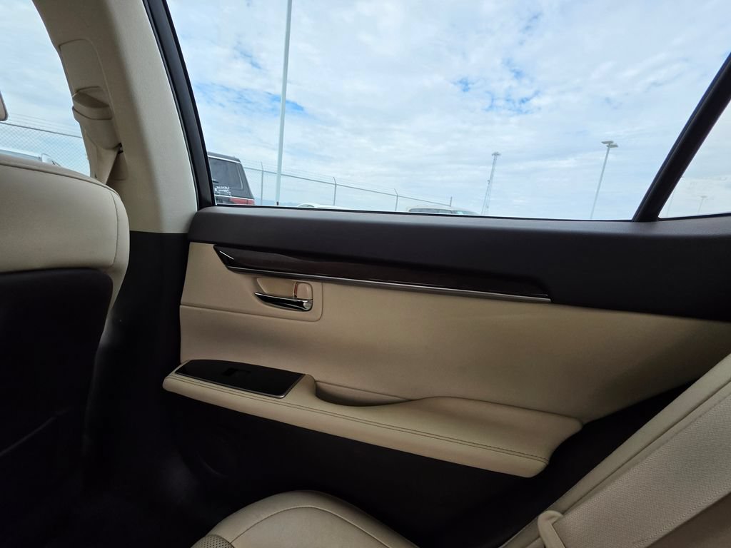 Used 2017 Lexus ES 350 w/ Luxury Package FWD image 20