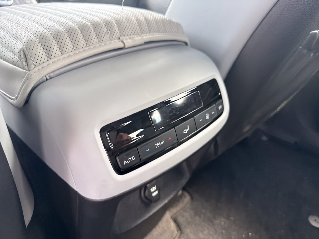 Used 2025 Hyundai Palisade SEL FWD image 23