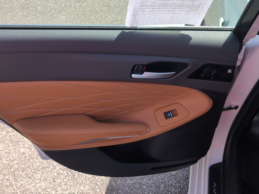 Used 2019 Toyota Avalon Limited w/ All Weather Liner Package FWD image 15