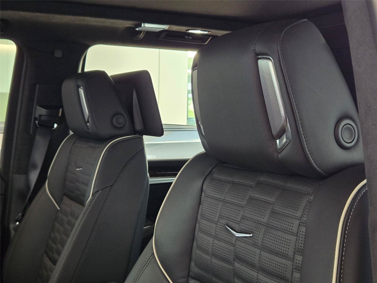 New 2026 Cadillac Escalade Platinum Sport w/ LPO, ONYX Package AWD/4WD image 12