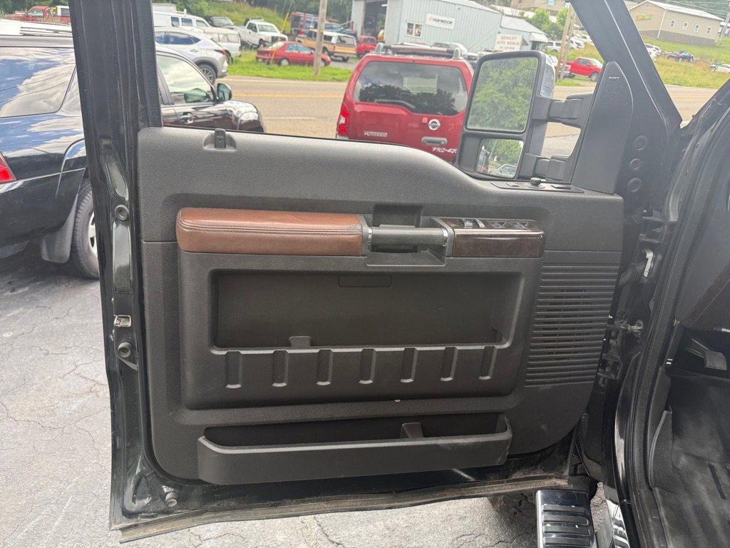 Used 2015 Ford F250 Platinum w/ FX4 Off-Road Package image 41