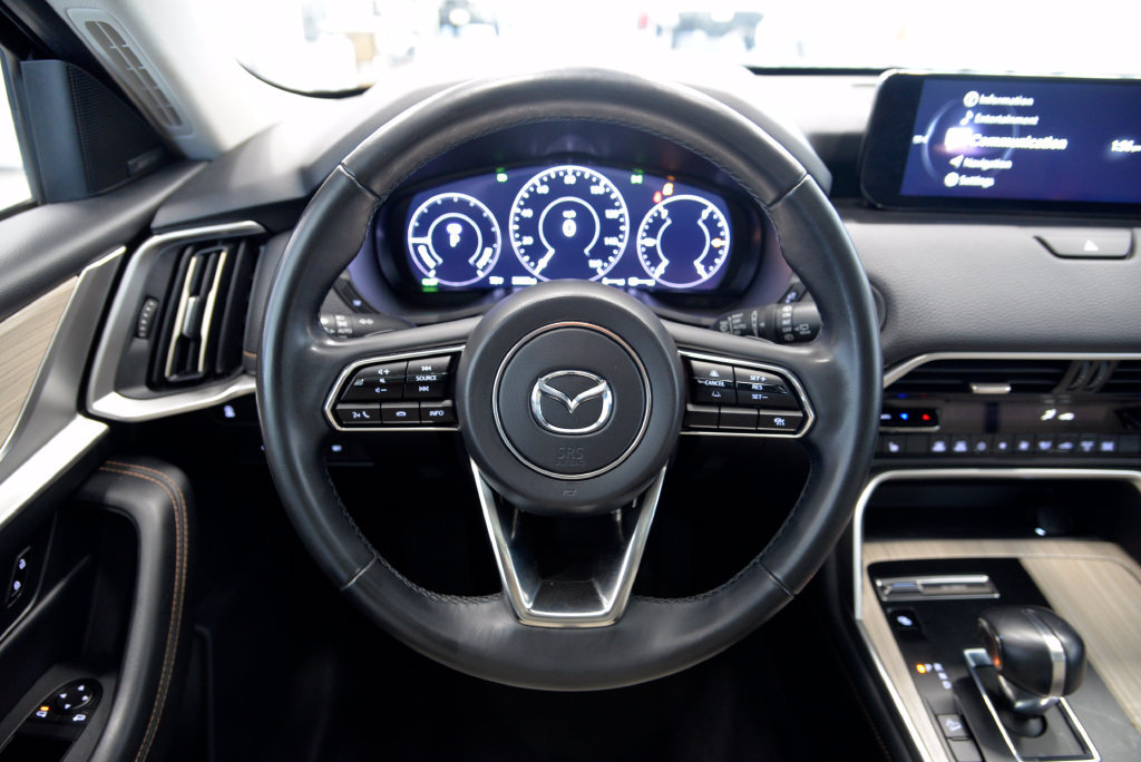Certified 2024 MAZDA CX-90 Plug-In Hybrid w/ Premium Pkg AWD/4WD image 18