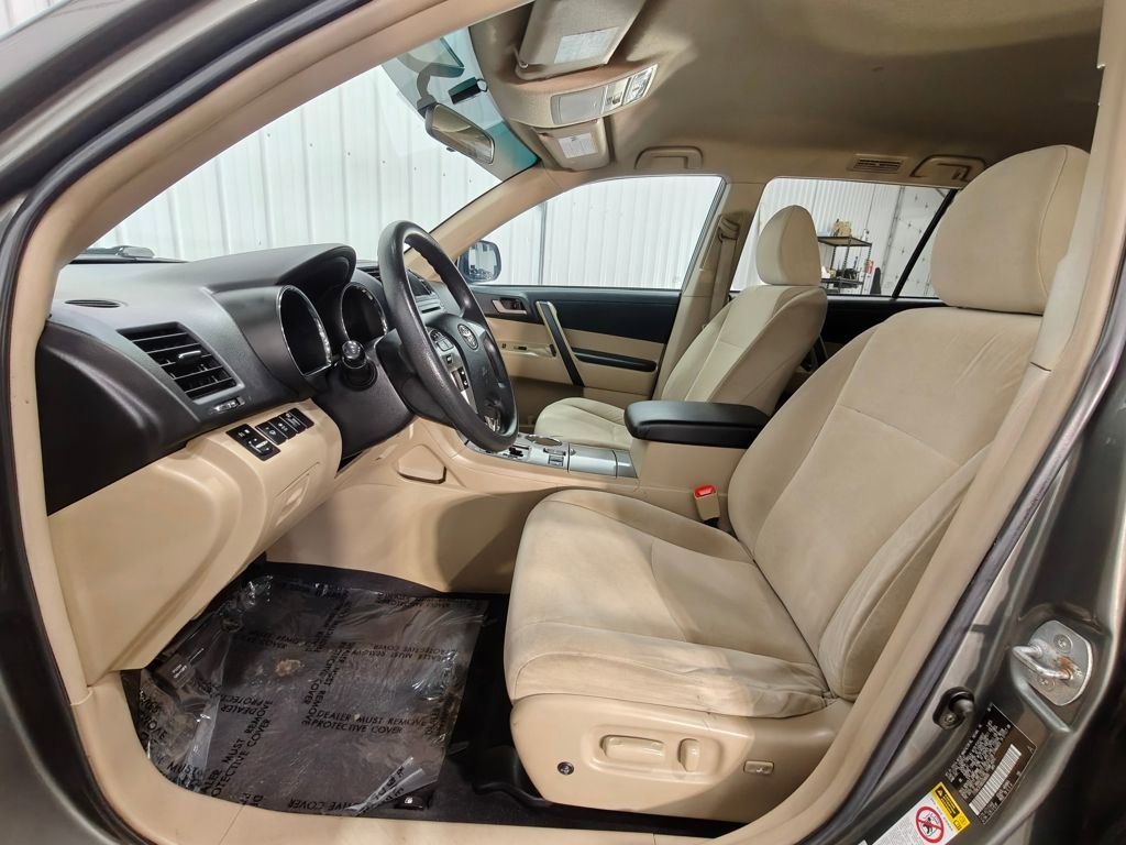 Used 2011 Toyota Highlander 4WD w/ Tech Pkg image 25