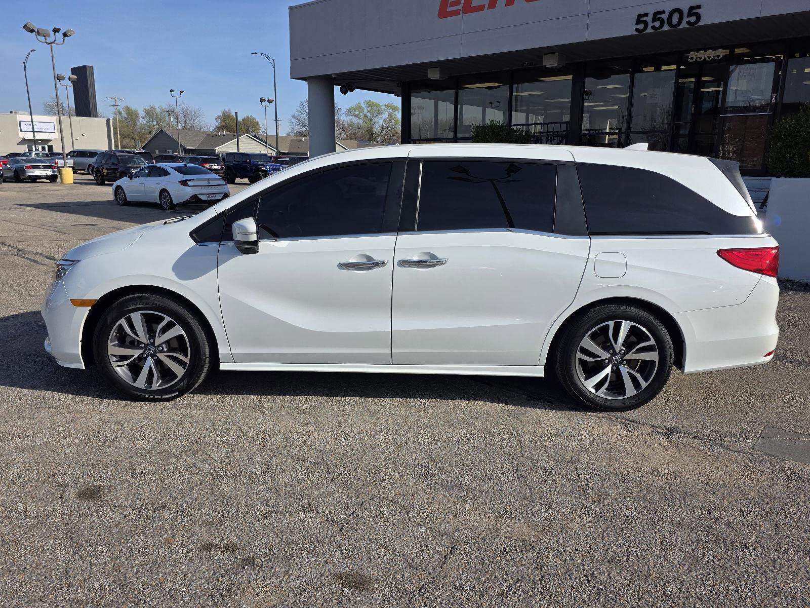 Used 2023 Honda Odyssey Touring image 8