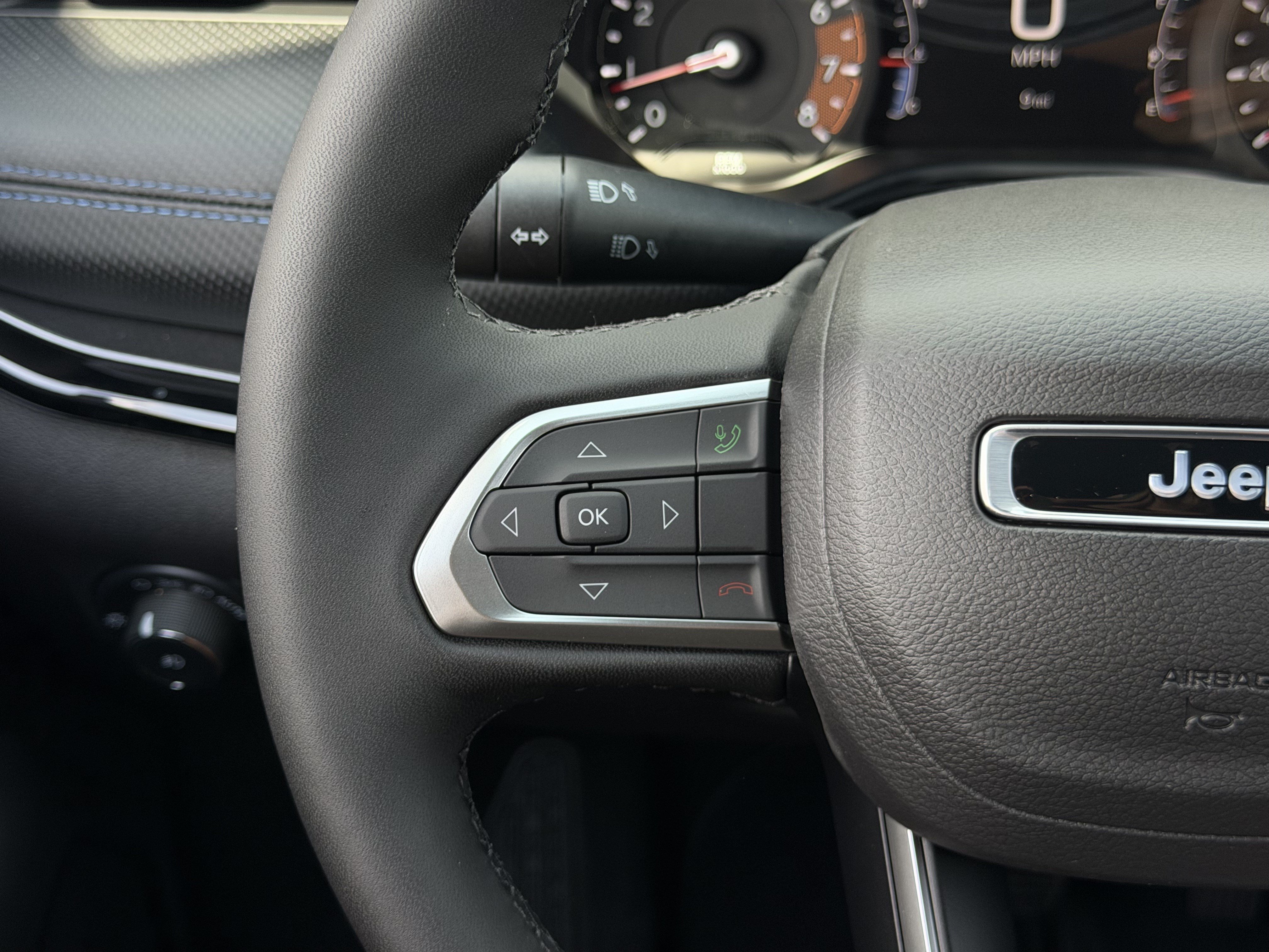 New 2026 Jeep Compass Latitude AWD/4WD image 18