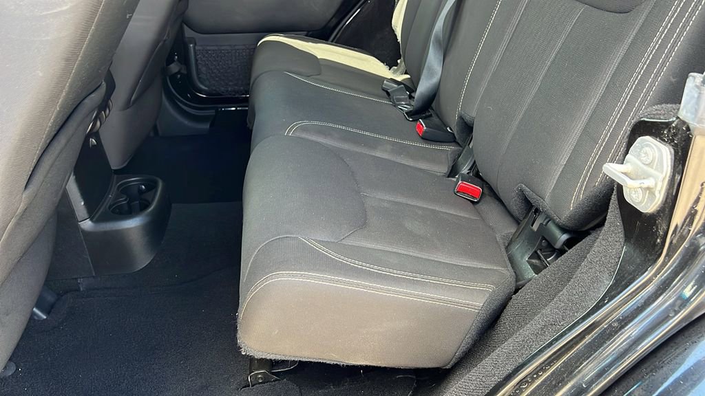 Used 2017 Jeep Wrangler Unlimited Sahara AWD/4WD image 24