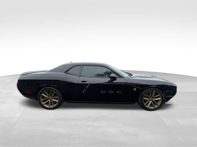 Used 2016 Dodge Challenger R/T Scat Pack w/ Leather Interior Group RWD image 10