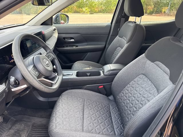 Certified 2025 Nissan Kicks SV AWD/4WD image 10