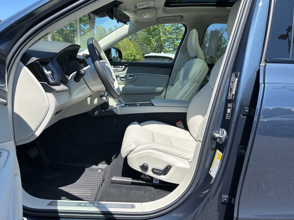New 2026 Volvo XC90 B6 Ultra w/ Lounge Package image 4