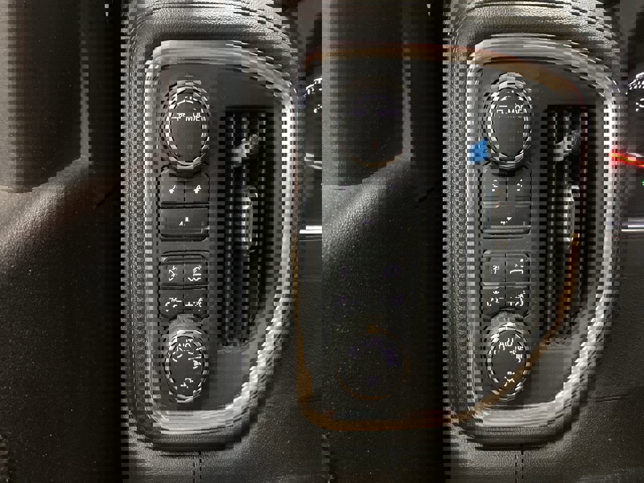 Used 2021 Chevrolet Silverado 3500 LT w/ Convenience Package AWD/4WD image 14