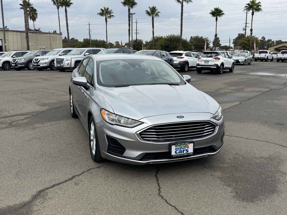 Used 2020 Ford Fusion SE FWD image 3
