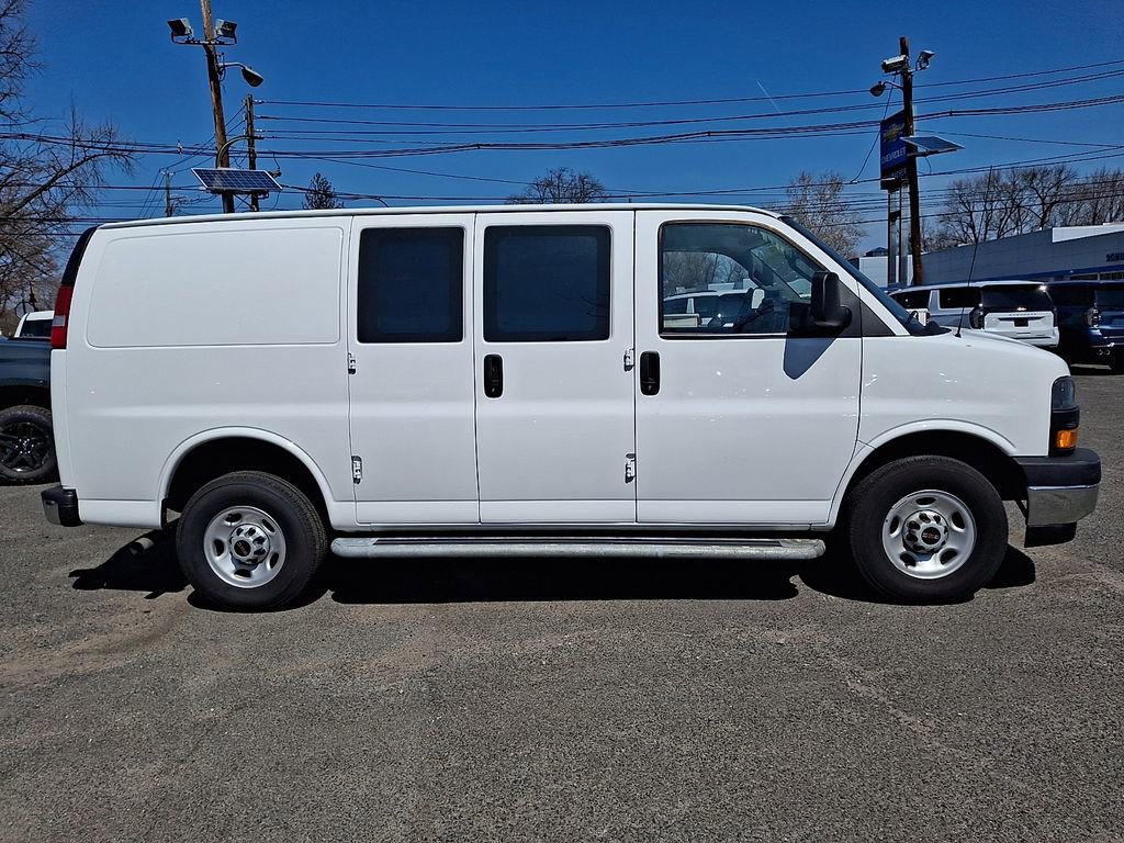 Used 2024 GMC Savana 2500 w/ Driver Convenience Package image 10