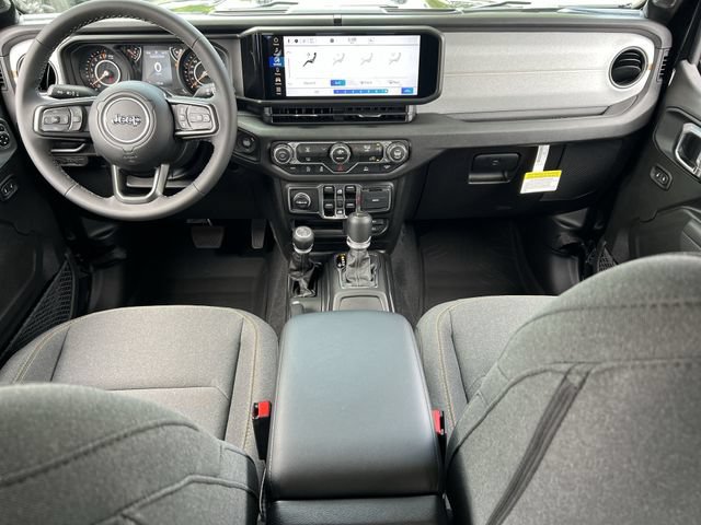 New 2025 Jeep Gladiator Sport AWD/4WD image 19