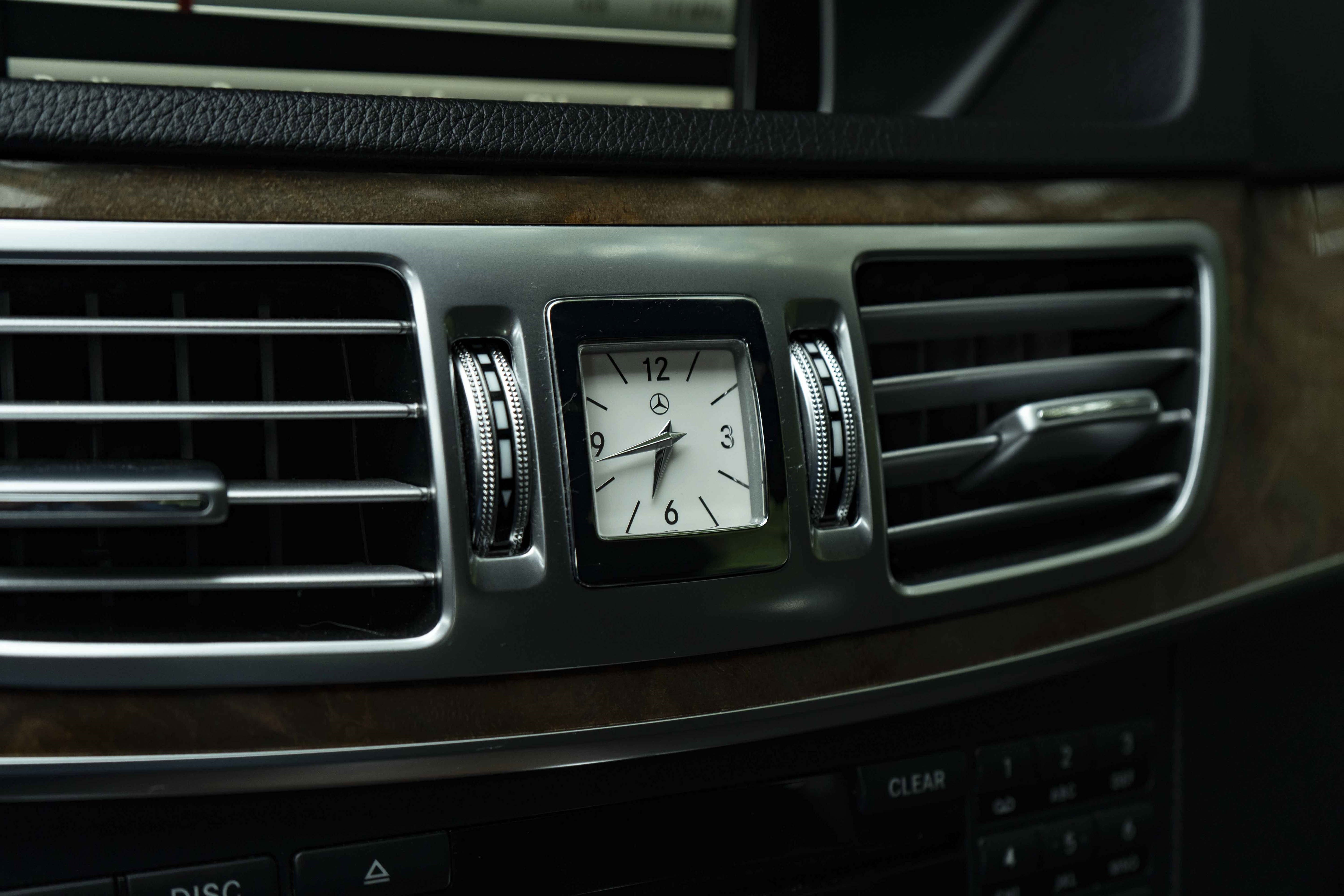 Used 2015 Mercedes-Benz E 350 4MATIC Sedan image 32