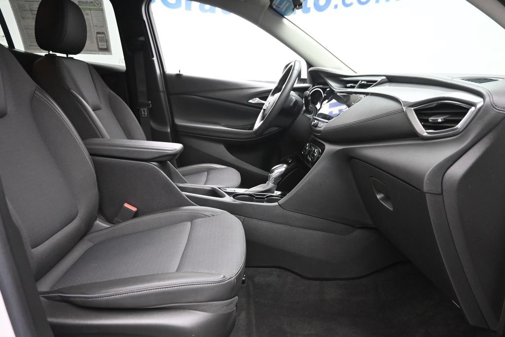 Used 2022 Buick Encore GX Select w/ Sport Touring Package FWD image 9