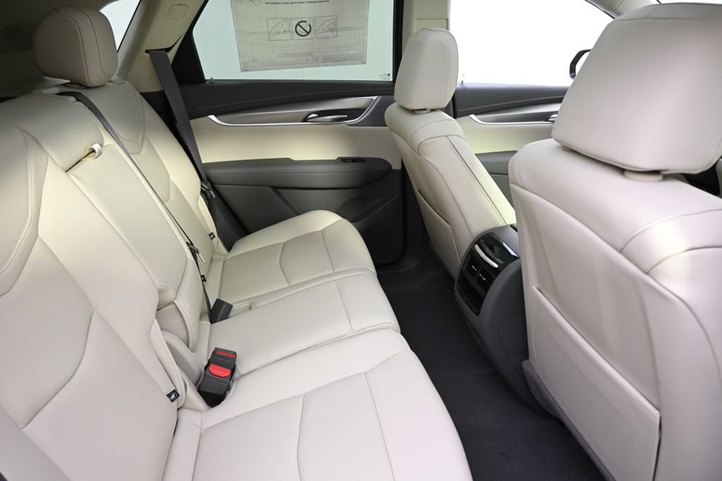 New 2026 Cadillac XT5 Premium Luxury w/ Driver Assist Package AWD/4WD image 18