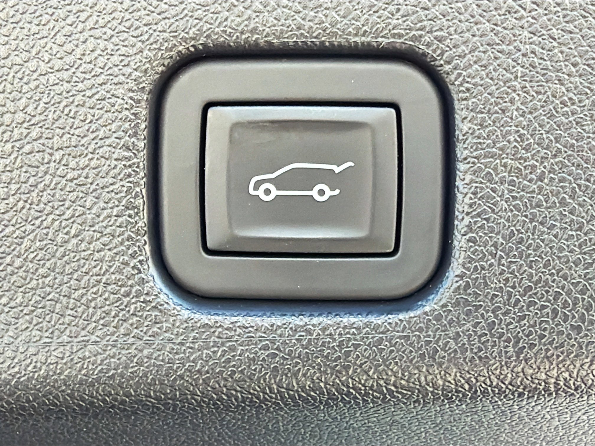 Used 2024 GMC Acadia Elevation image 12