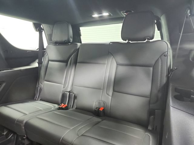 Used 2025 GMC Yukon Denali RWD image 38