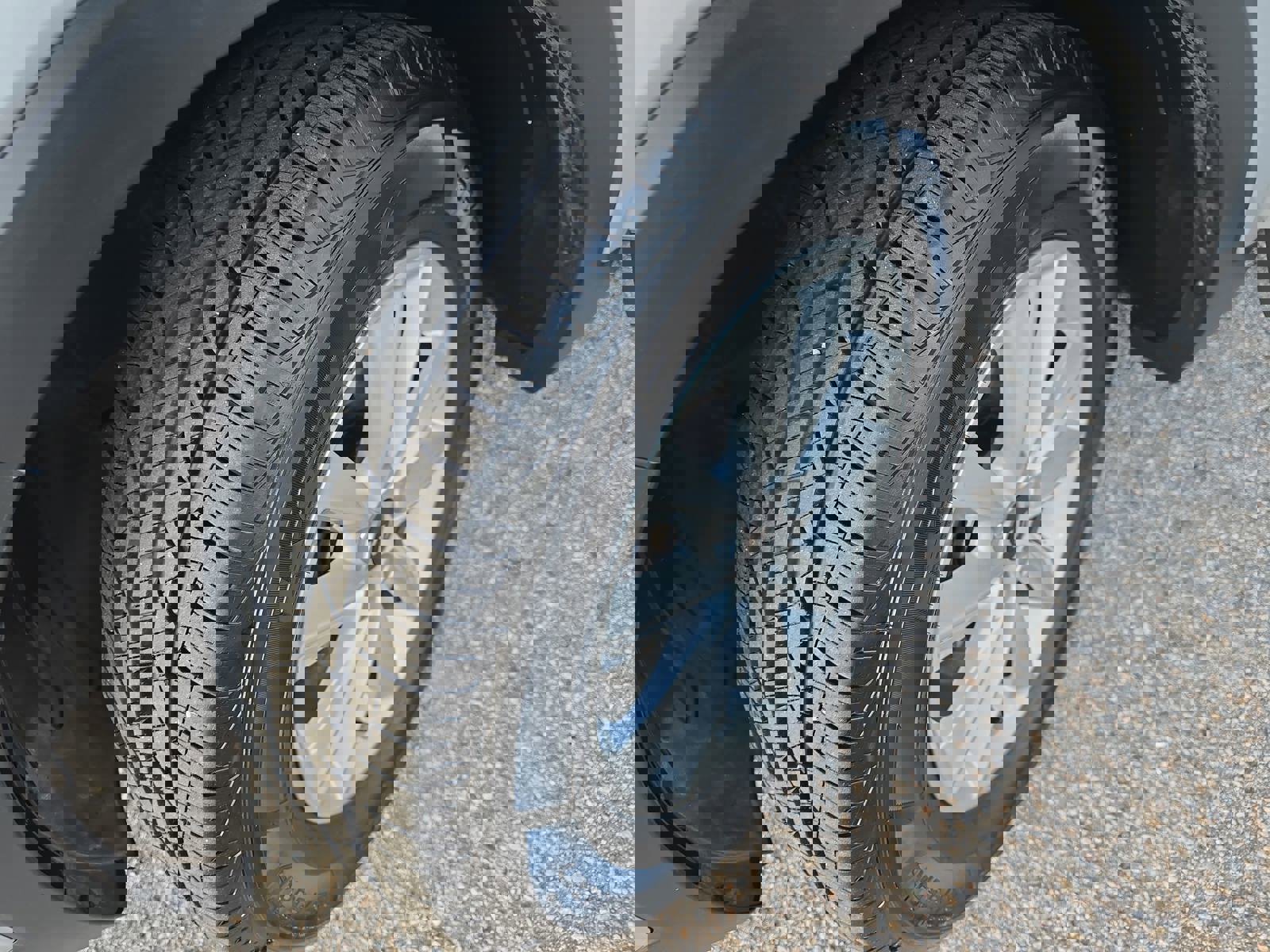 Used 2020 Kia Sorento LX FWD image 30