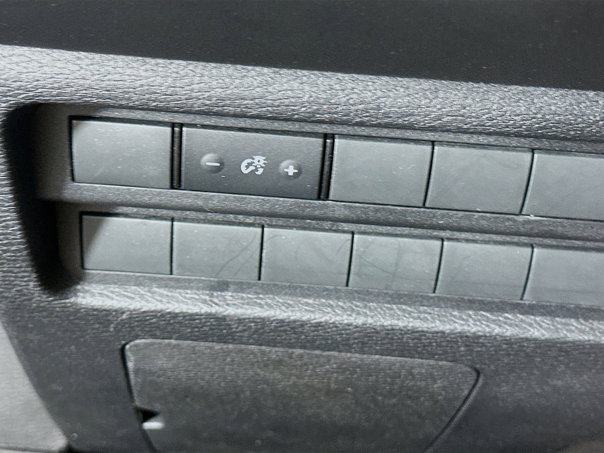 Used 2025 Mitsubishi Outlander SE FWD image 17