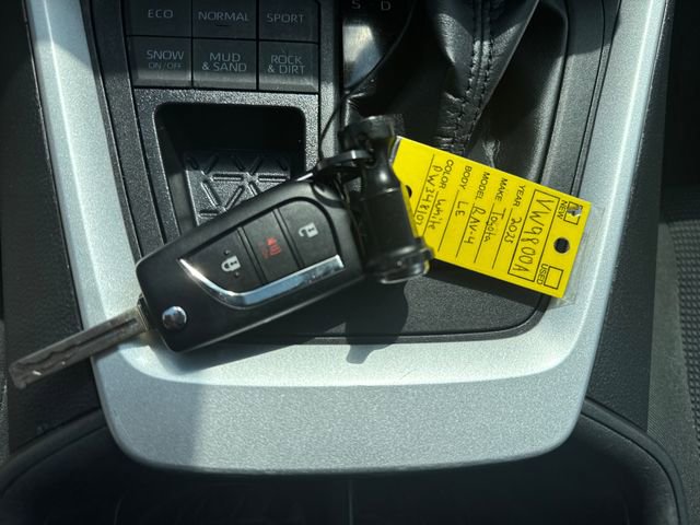 Used 2023 Toyota RAV4 LE AWD/4WD image 34