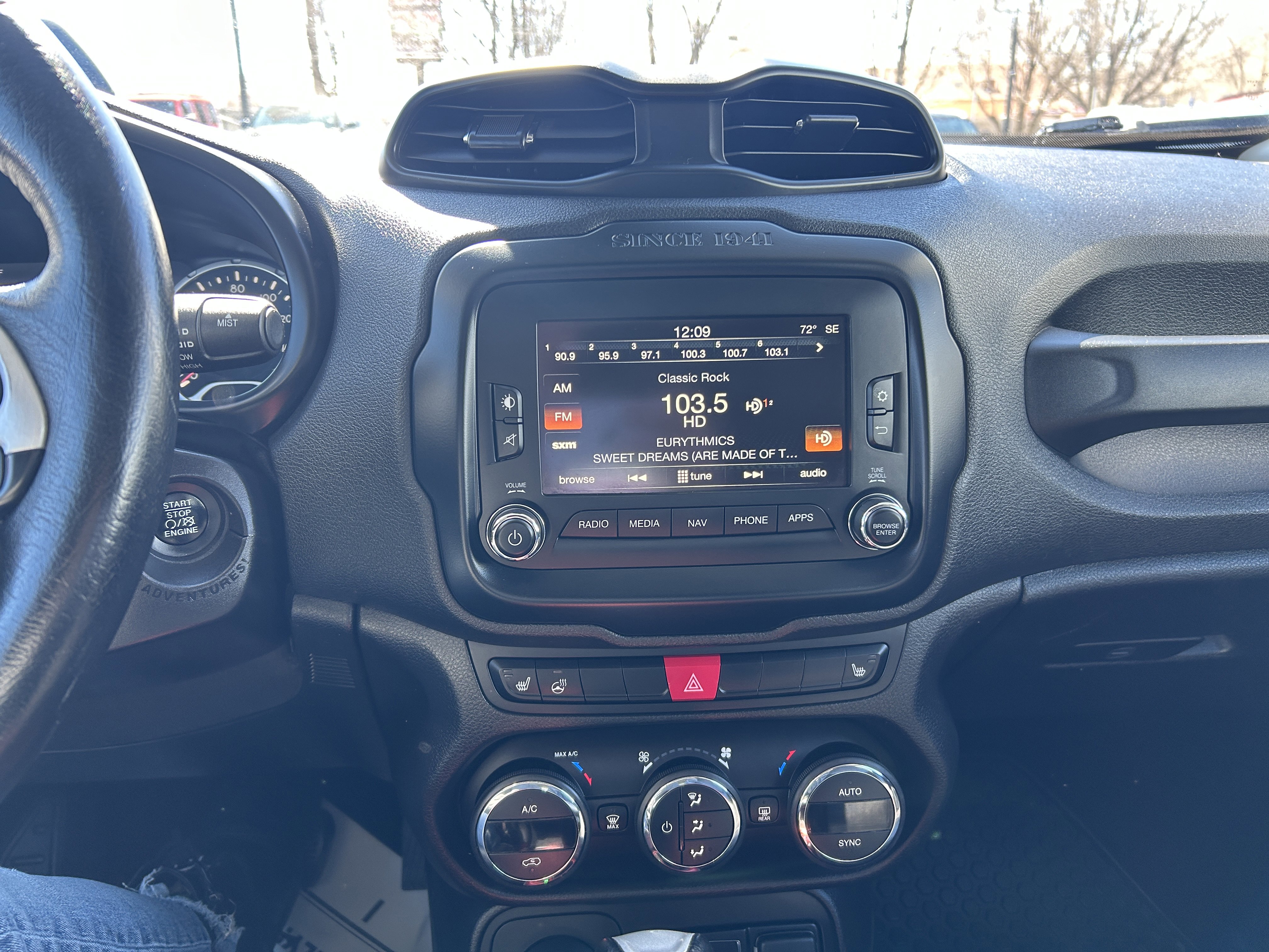 Used 2016 Jeep Renegade Trailhawk w/ Premium Trailhawk Package AWD/4WD image 13