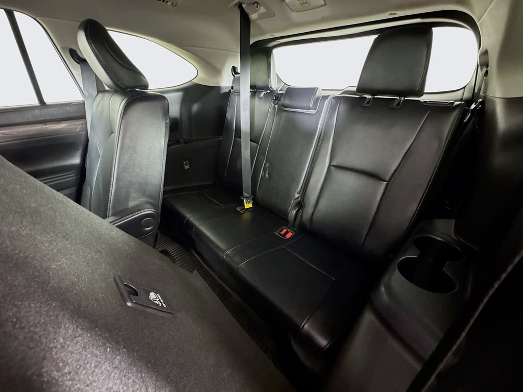 Used 2022 Toyota Highlander Limited AWD/4WD image 30