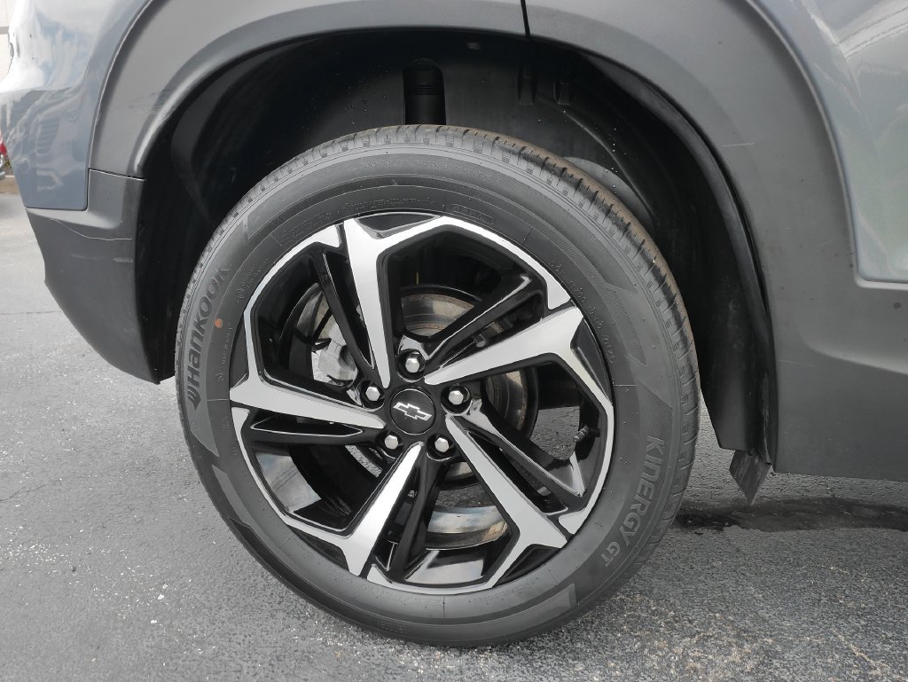 Used 2021 Chevrolet TrailBlazer RS w/ Technology Package AWD/4WD image 8