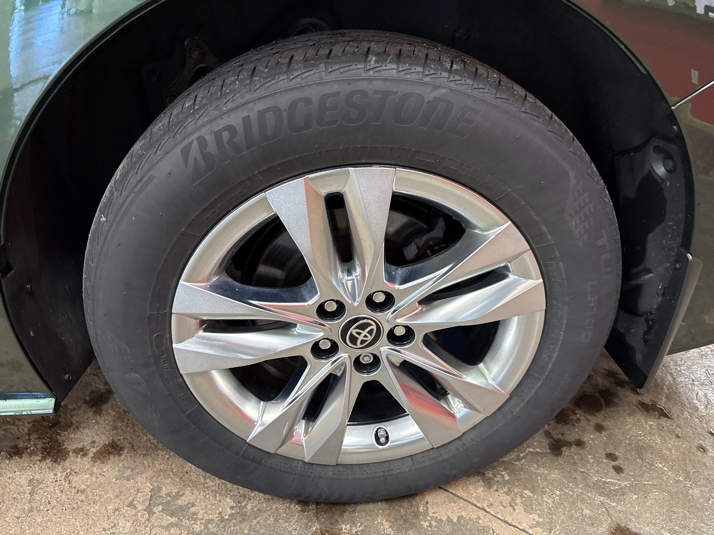 Used 2024 Toyota Sienna XLE w/ XLE Plus Package AWD/4WD image 7