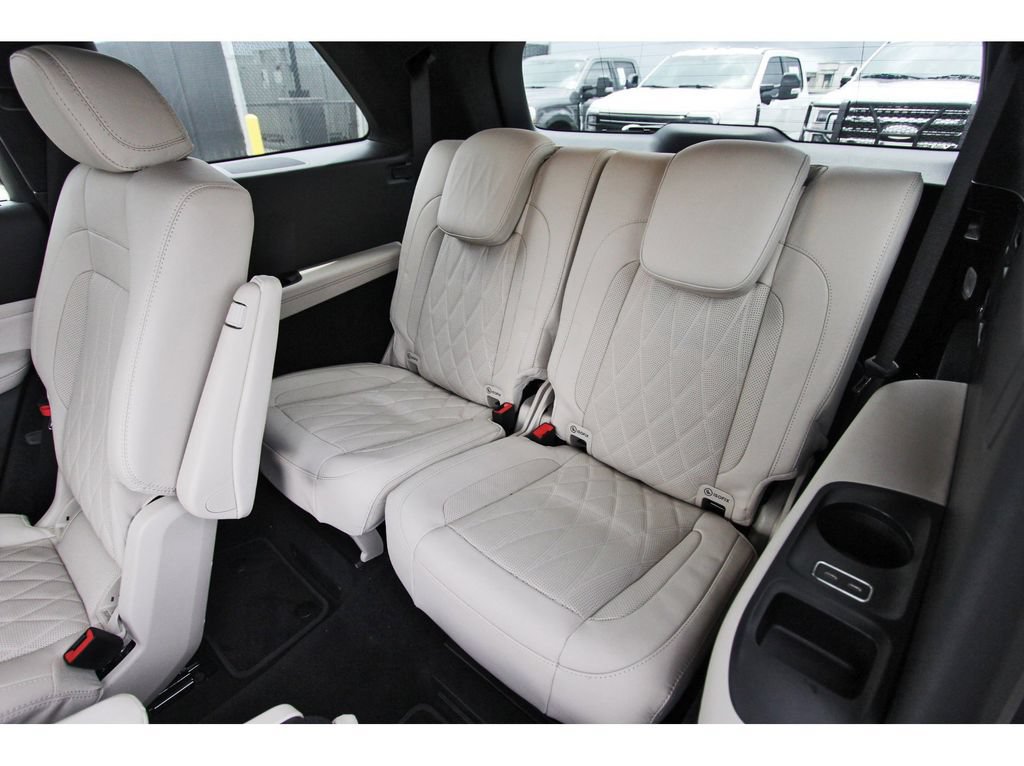 Used 2025 Mercedes-Benz GLS 63 AMG 4MATIC image 10