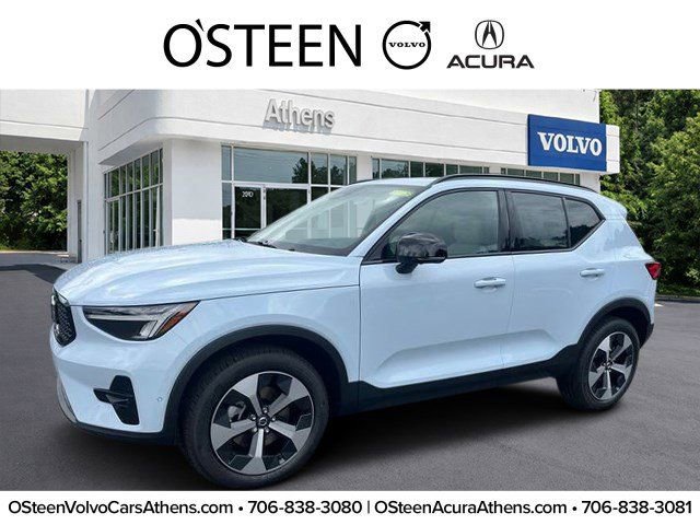 Used 2026 Volvo XC40 B4 Plus w/ Protection Package Premier image 1