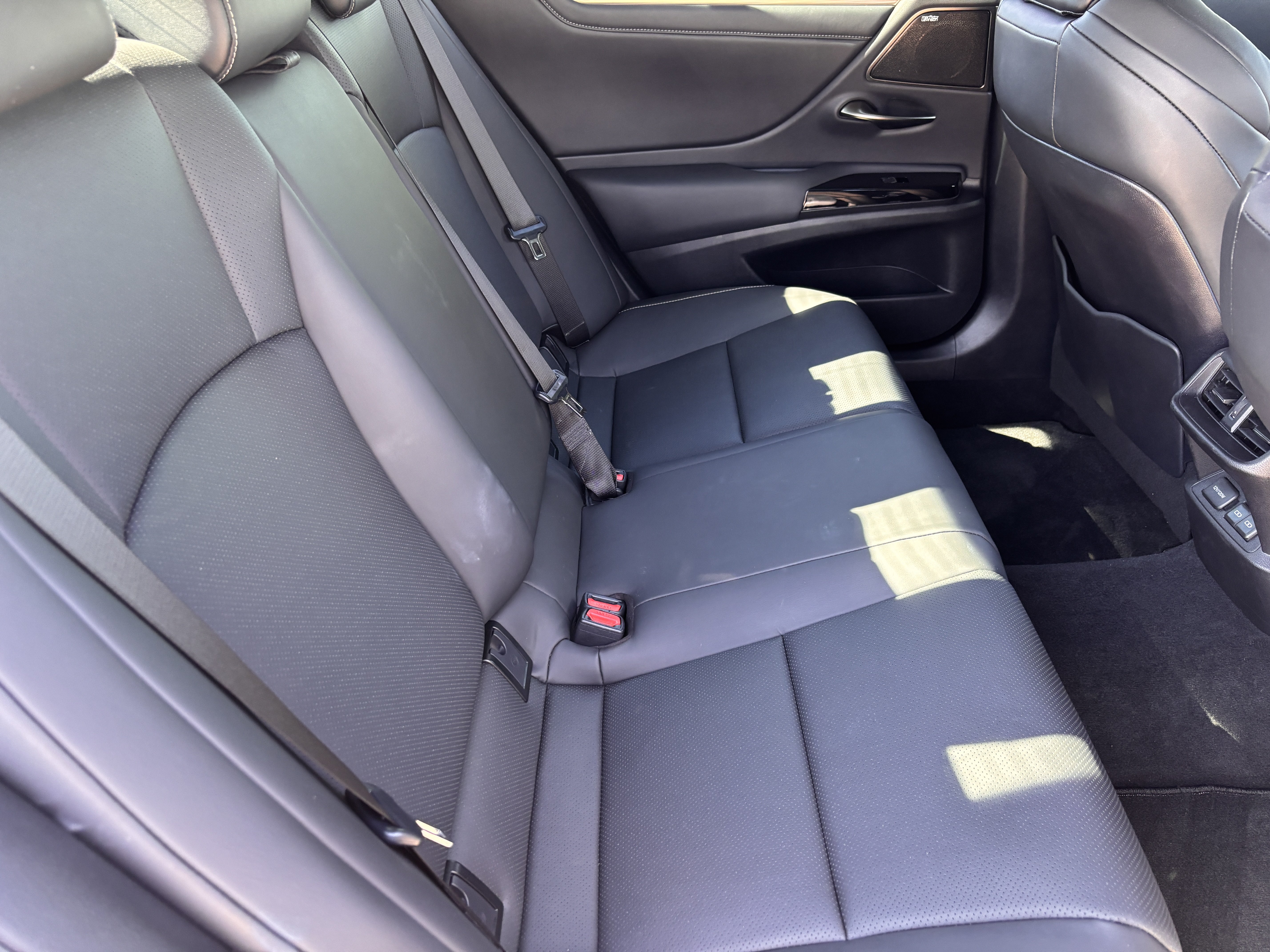 Certified 2024 Lexus ES 350 F Sport w/ Accessory Package (Z2) FWD image 37