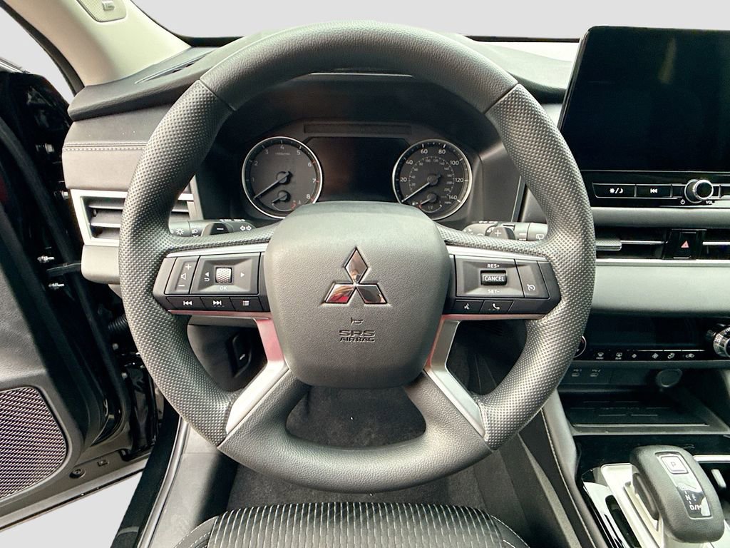 New 2025 Mitsubishi Outlander ES image 11