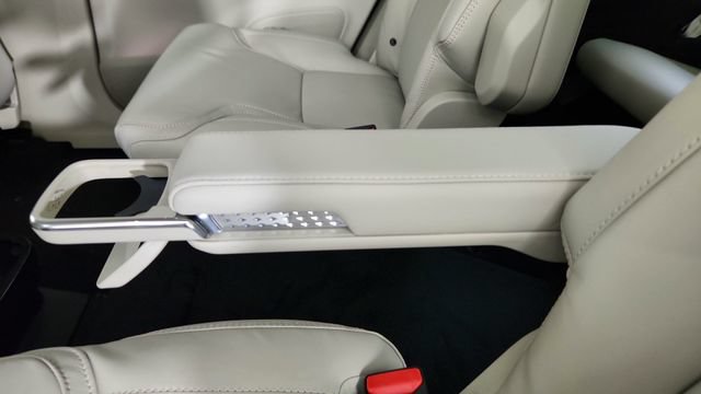 New 2026 Volvo XC90 T8 Ultra w/ Lounge Package AWD/4WD image 31