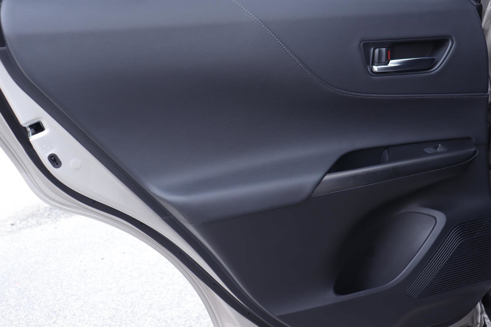 Used 2021 Toyota Venza Limited image 12