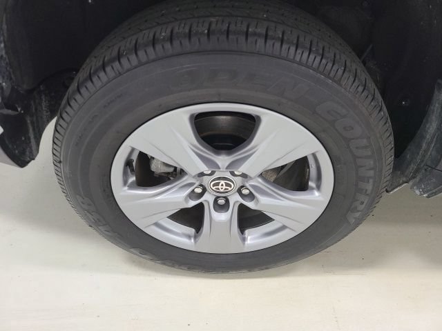 Used 2024 Toyota RAV4 XLE AWD/4WD image 35