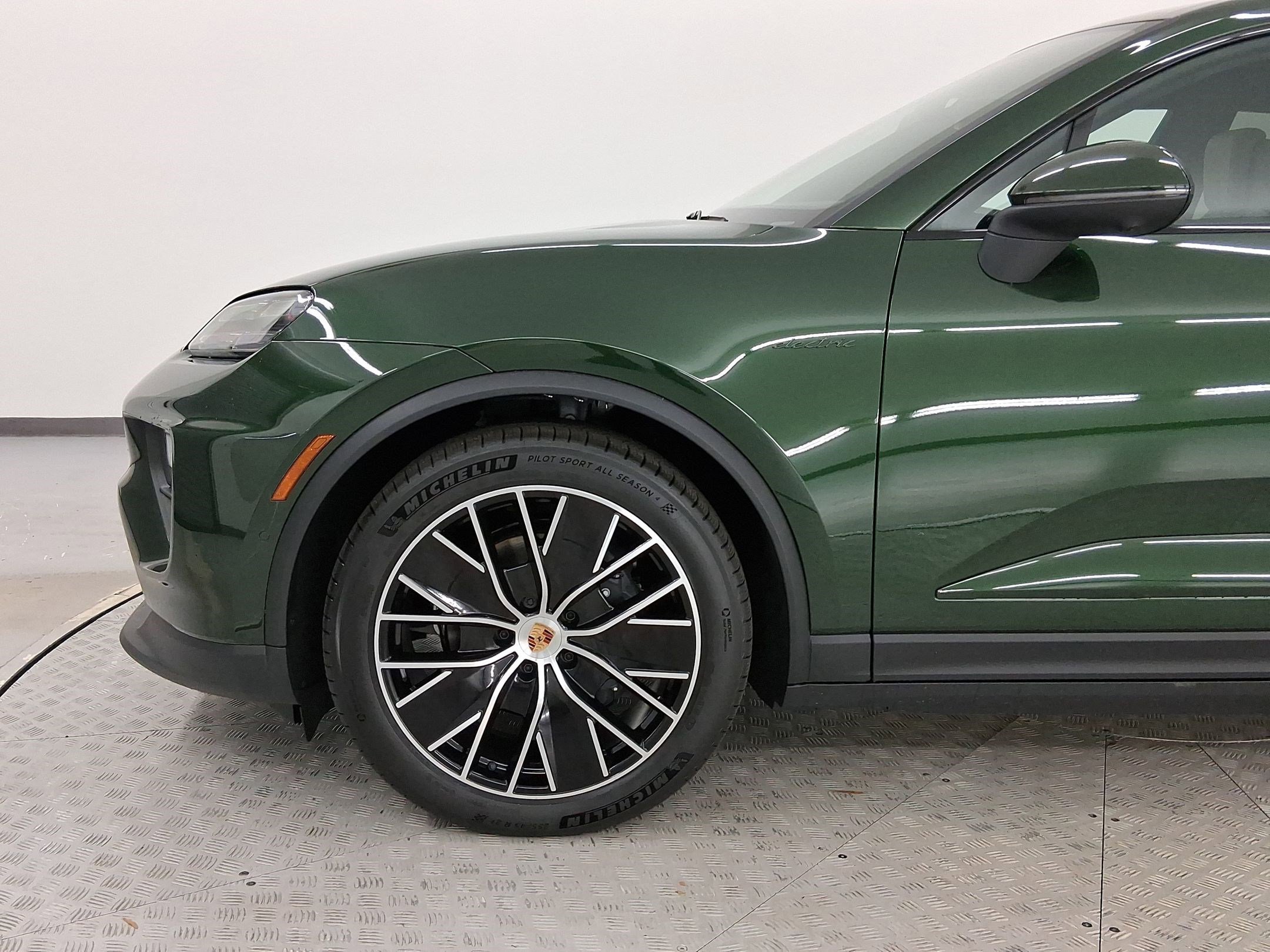 Used 2026 Porsche Macan image 22