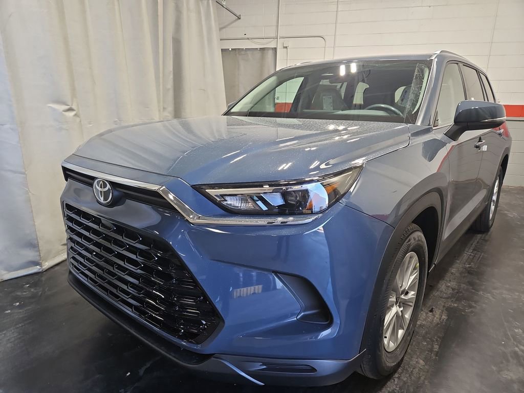 New 2026 Toyota Grand Highlander XLE image 3